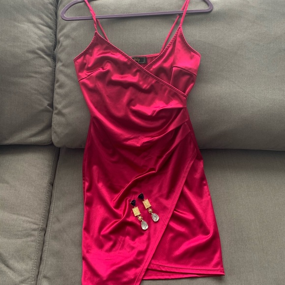 Pink dress for a slim fit look - Picture 1 of 4